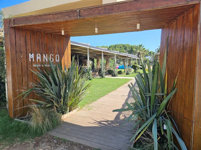 Mango Beach Bar