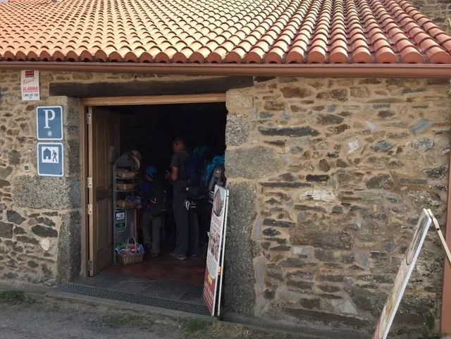 Pensión Albergue Los Caminantes Ribadiso