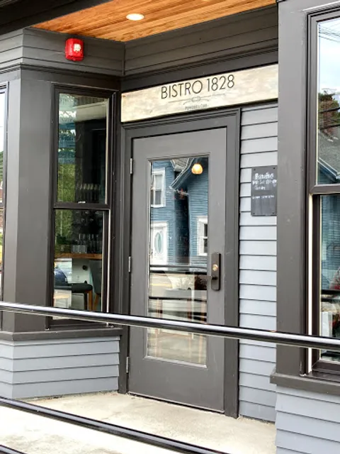 Bistro 1828 at Pepperrell Cove Restaurant