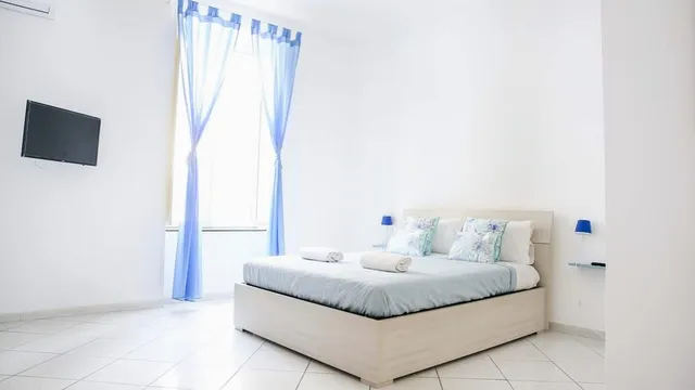 GRANDE & CARATTERISTICO DIETRO LA CATTEDRALE - Appartamento centrale