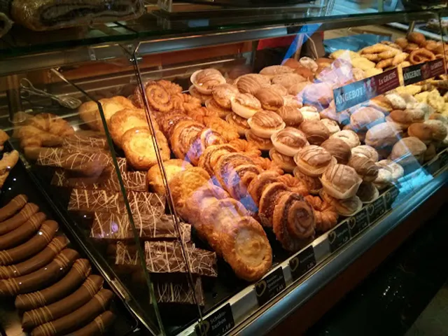 Bäckerei Brunner & Café in der Weißenburger Straße Weiden