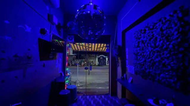 Vanthaas Waffles & Boba Café