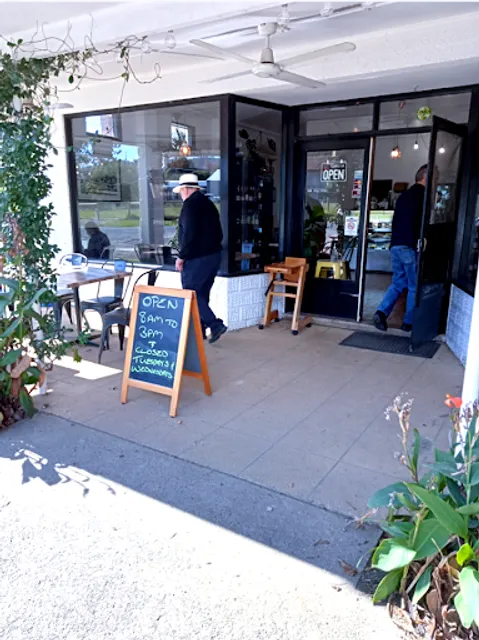 Hobbledehoy Cafe and Distillery