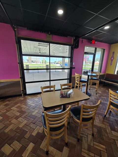 Retros Eats and Treats