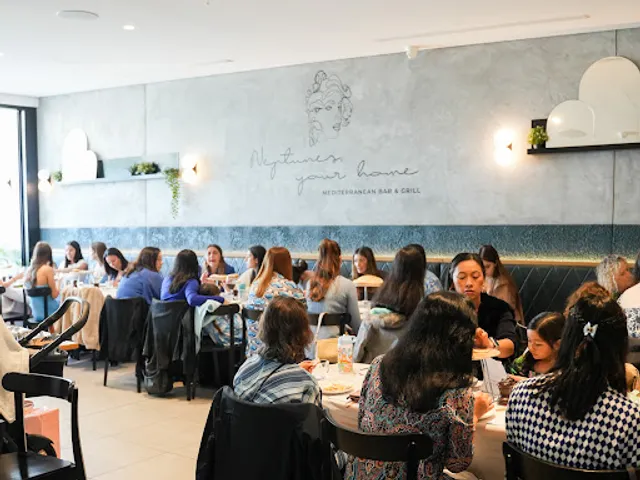 Neptunes Bar & Grill