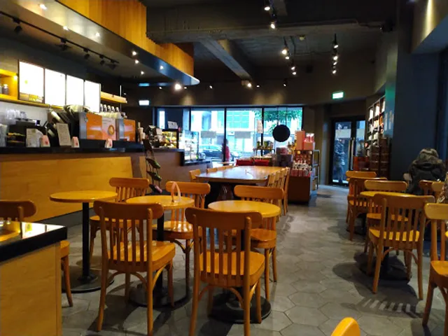 STARBUCKS Songjiang Chang’an Shop