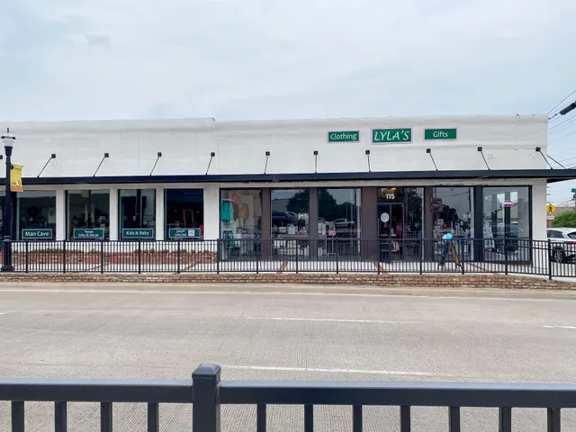 Lyla's: Clothing & Gifts