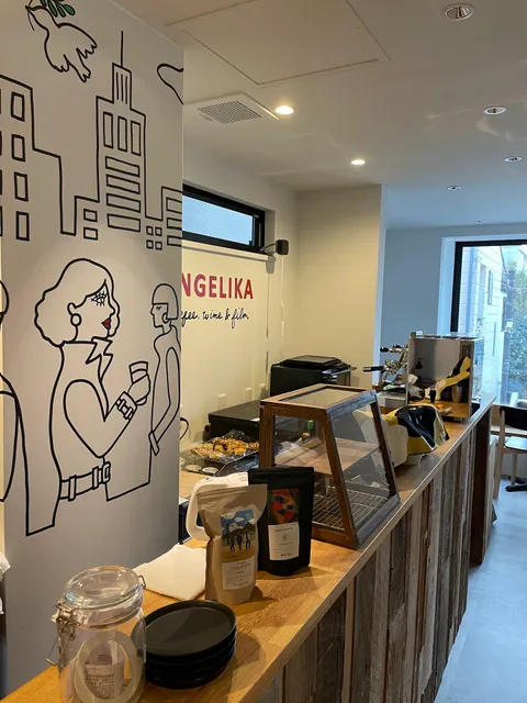 CAFEアンジェリカANGELIKA カフェ＆ワインバル
