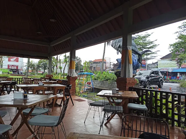 WARUNG SIGGI (Sup Ikan Goreng Gianyar)