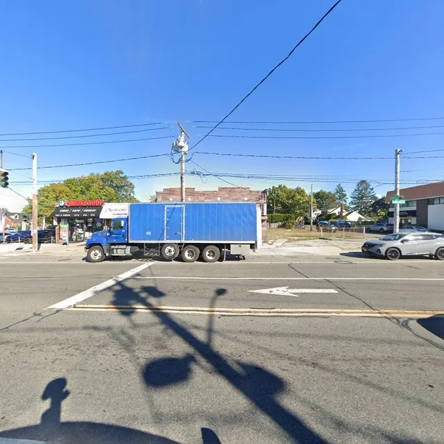 Franklin Square Screen & Door