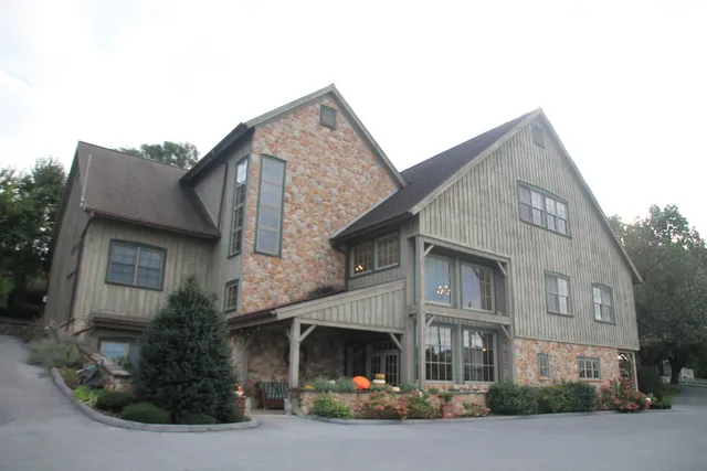 Olde Homestead Suites