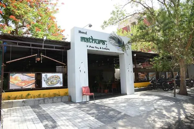 OYO 15847 Hotel Mathura Lodging