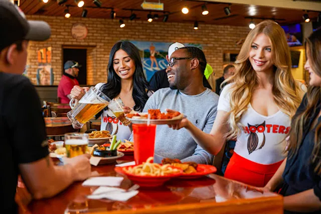 Hooters