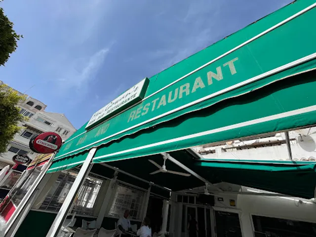 Mac Gowans Irish Bar