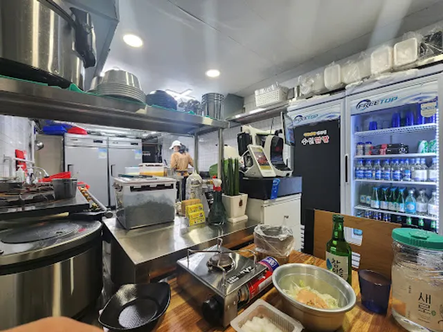 수신닭발 제주1호점 (Susin Chicken Wings and feet)