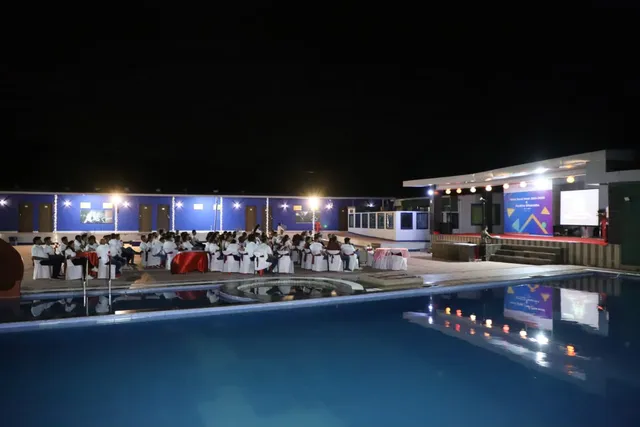 007 UNIVERSE Resort and Spa