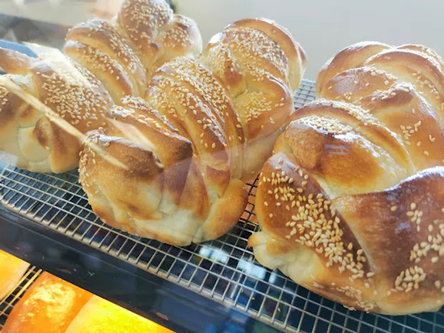 Cheerful Woodpecker Food Store and Restaurant