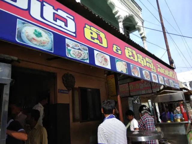 Sri Ragavendhra Tiffin Centre