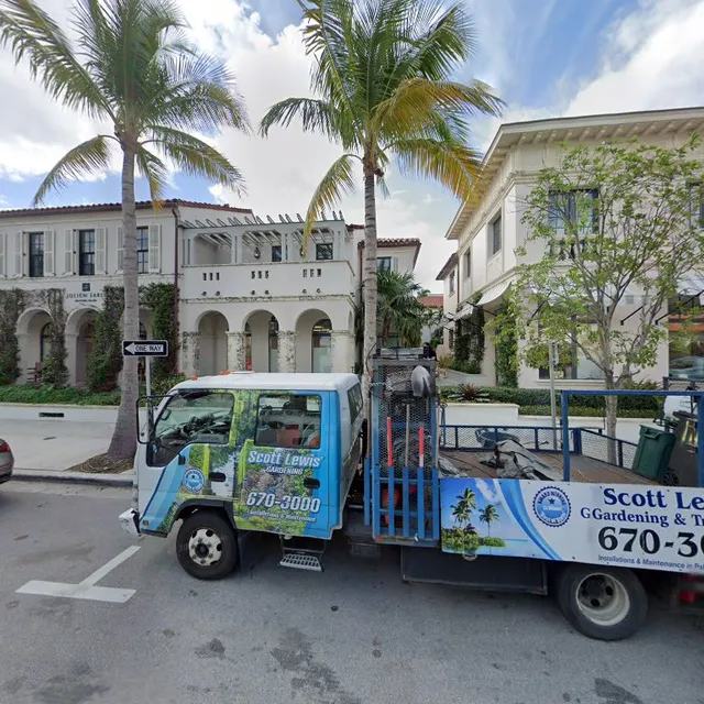 Julien Farel Restore Salon