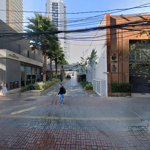 Stay Charlie - Charlie Rua dos Pinheiros