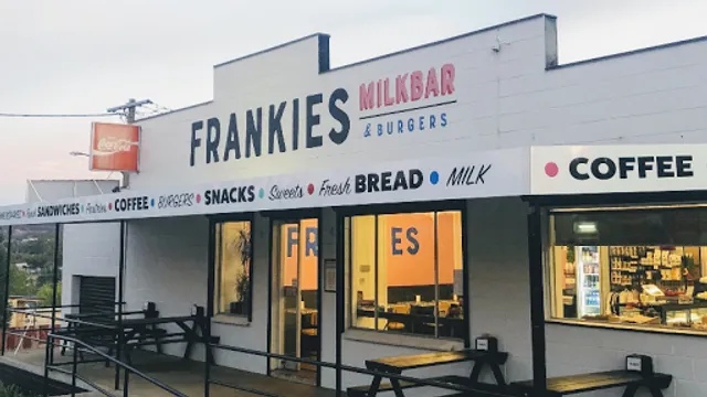 Frankies Albury