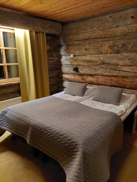 Kuukkeli Log Houses Teerenpesä