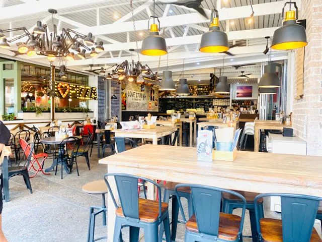 Love Italy Restaurant & Bar - Surfers Paradise Beach