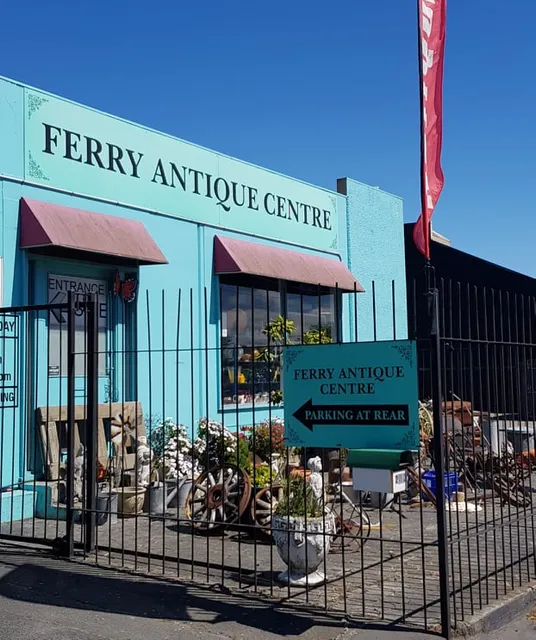 Ferry Antique Centre/Flame in Stitches Vintage