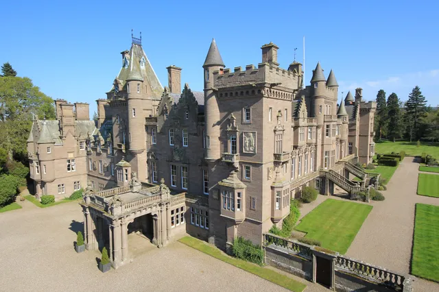 Kinnaird Castle - private home with holiday accommodation