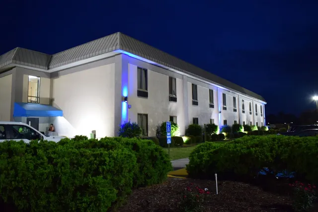 Econo Lodge At The University