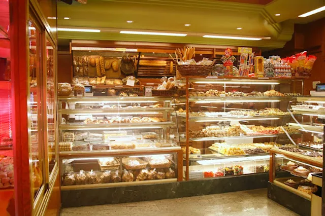 Pastelería CalaMillor - Fermín Caballero