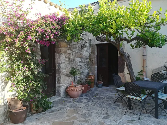 CASA ADRIANA Soggiorni e Yoga in Sicilia