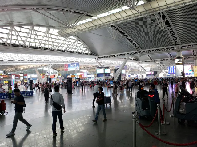 Guangzhou South Railway Station Catering Service Area