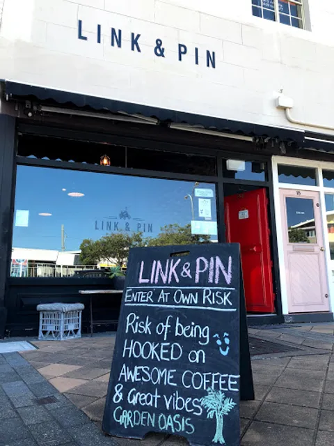 Link & Pin Cafe