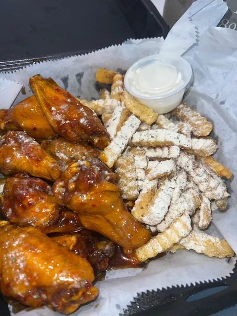 DBoes Wingz & Cuisinez