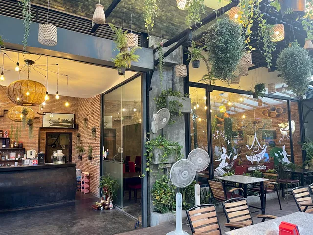 ផ្ទះទូក - The Boat House Steak and Soup