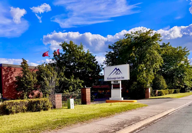 Mississauga Gate Inn