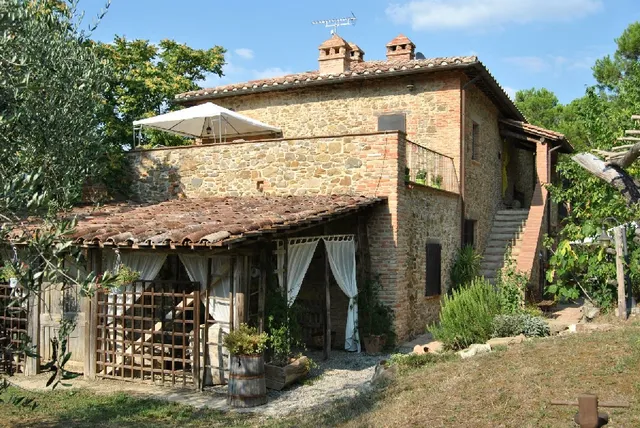 Il Pausillo Agriturismo con piscina e vista sul Lago Trasimeno