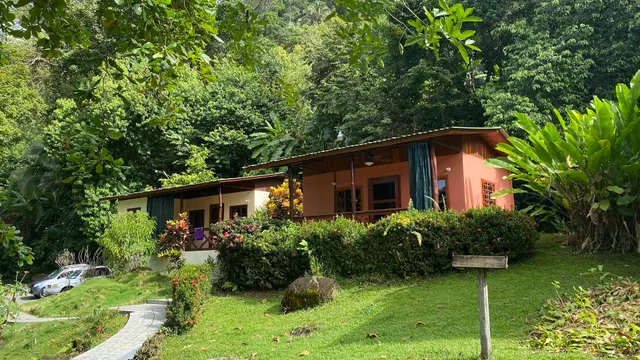 Coconut Grove Oceanfront Cottages