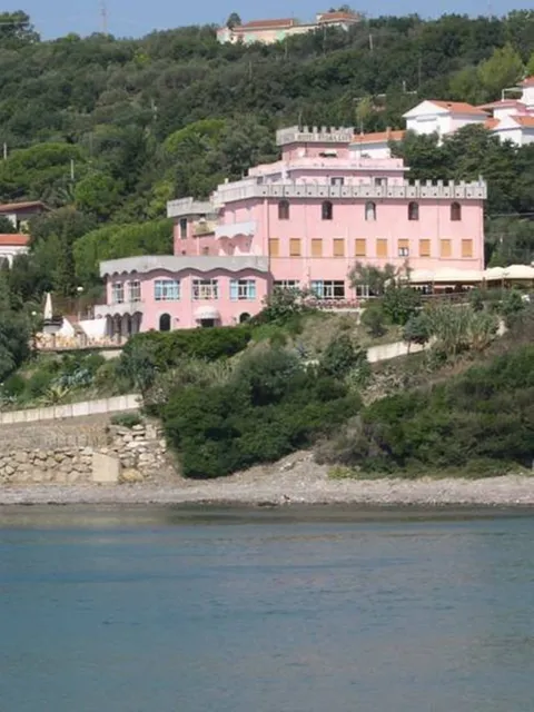 Hydra Club Hotel & Village