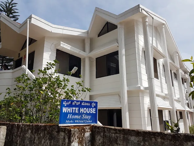 White House Home Stay