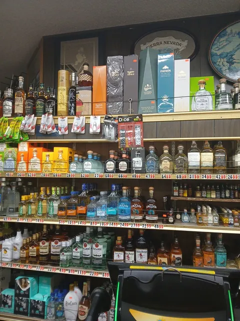 Fountain Square Liquor