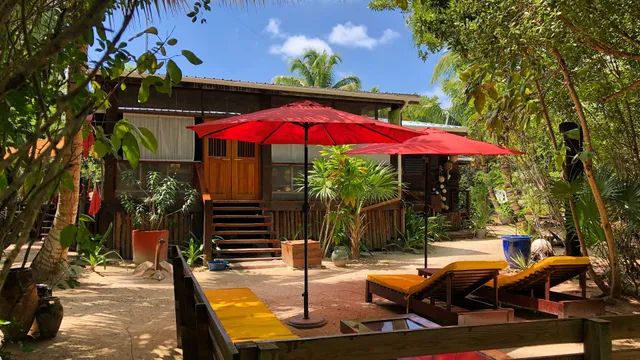 Huracan Diving Lodge