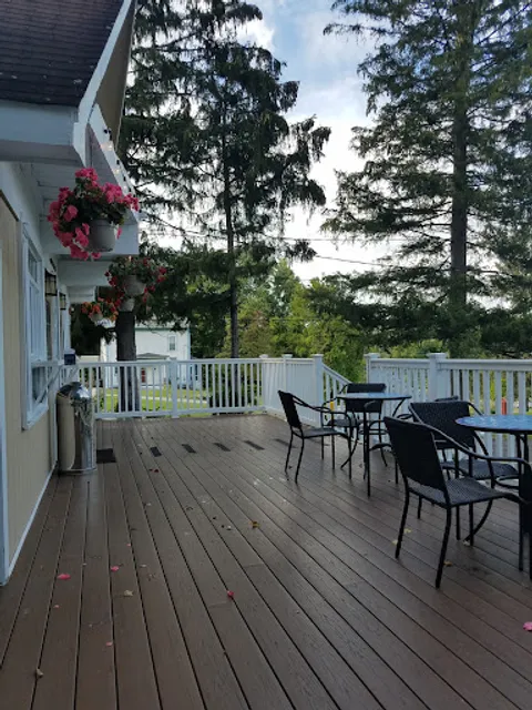 Suzy's Sips & Scoops