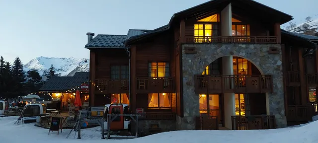 Sunweb Hotel Bar Restaurant Aiguille Lodge