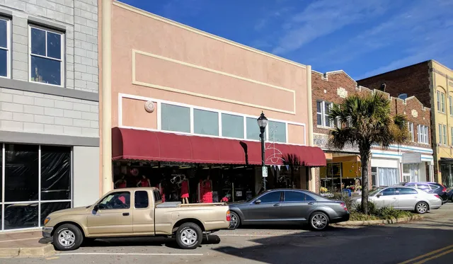 Ella's Boutique Etcete'ra