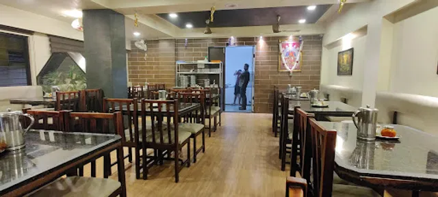 Khavayya Dinning Veg Thali 260/-