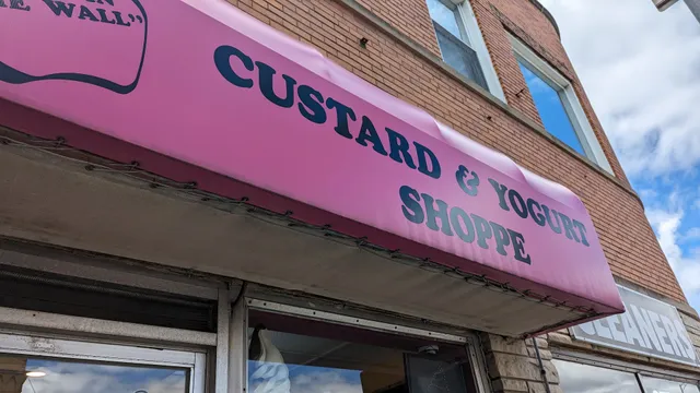 Hole In the Wall Custard & Yogurt Shoppe