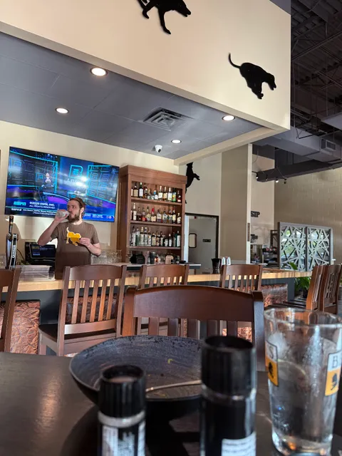 Boulder's Bar & Grill