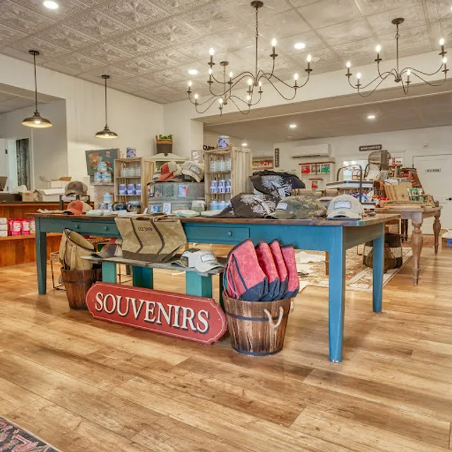 Plimoth General Store & Eatery